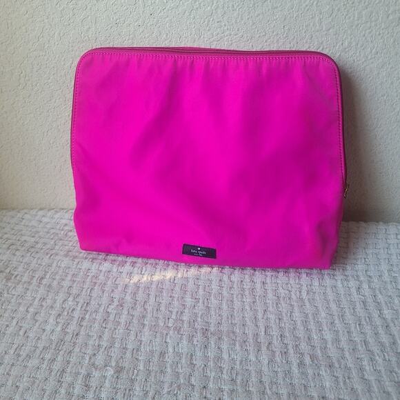 Kate Spade New York Pink Unmentionables Travel Bag - Picture 1 of 9